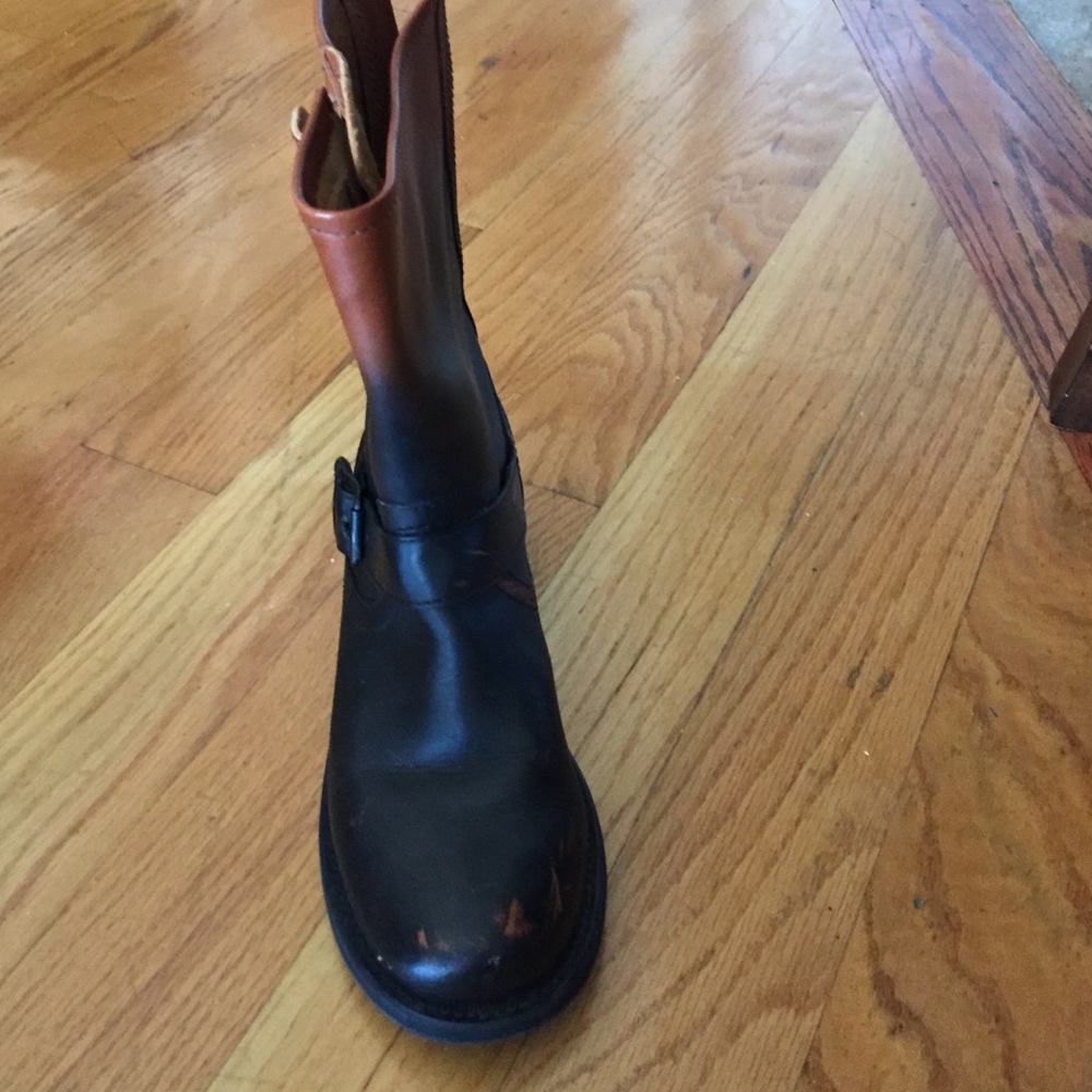 Combat boots